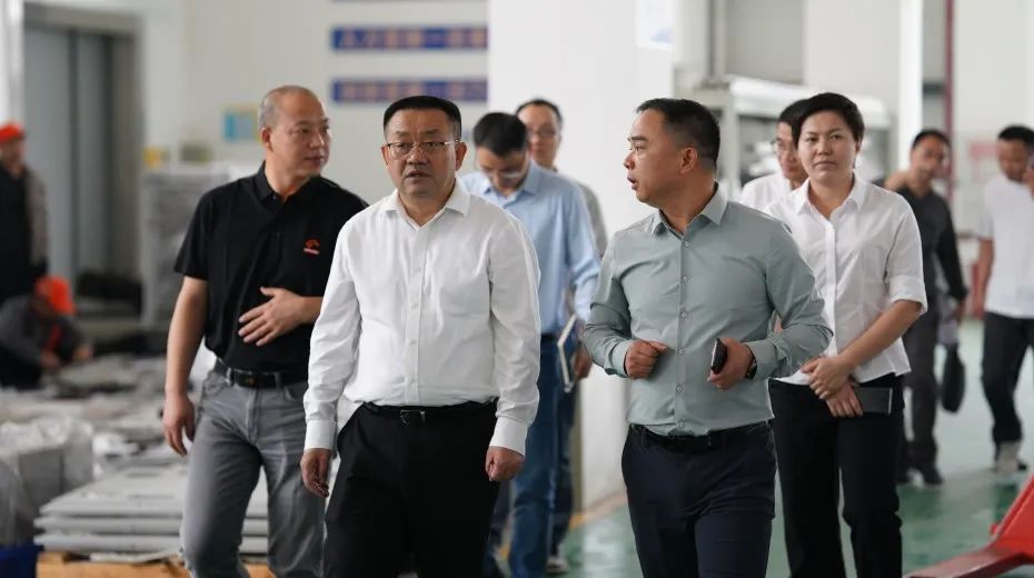 佛山市南海區(qū)委顧書(shū)記一行蒞臨峰華卓立視察調(diào)研